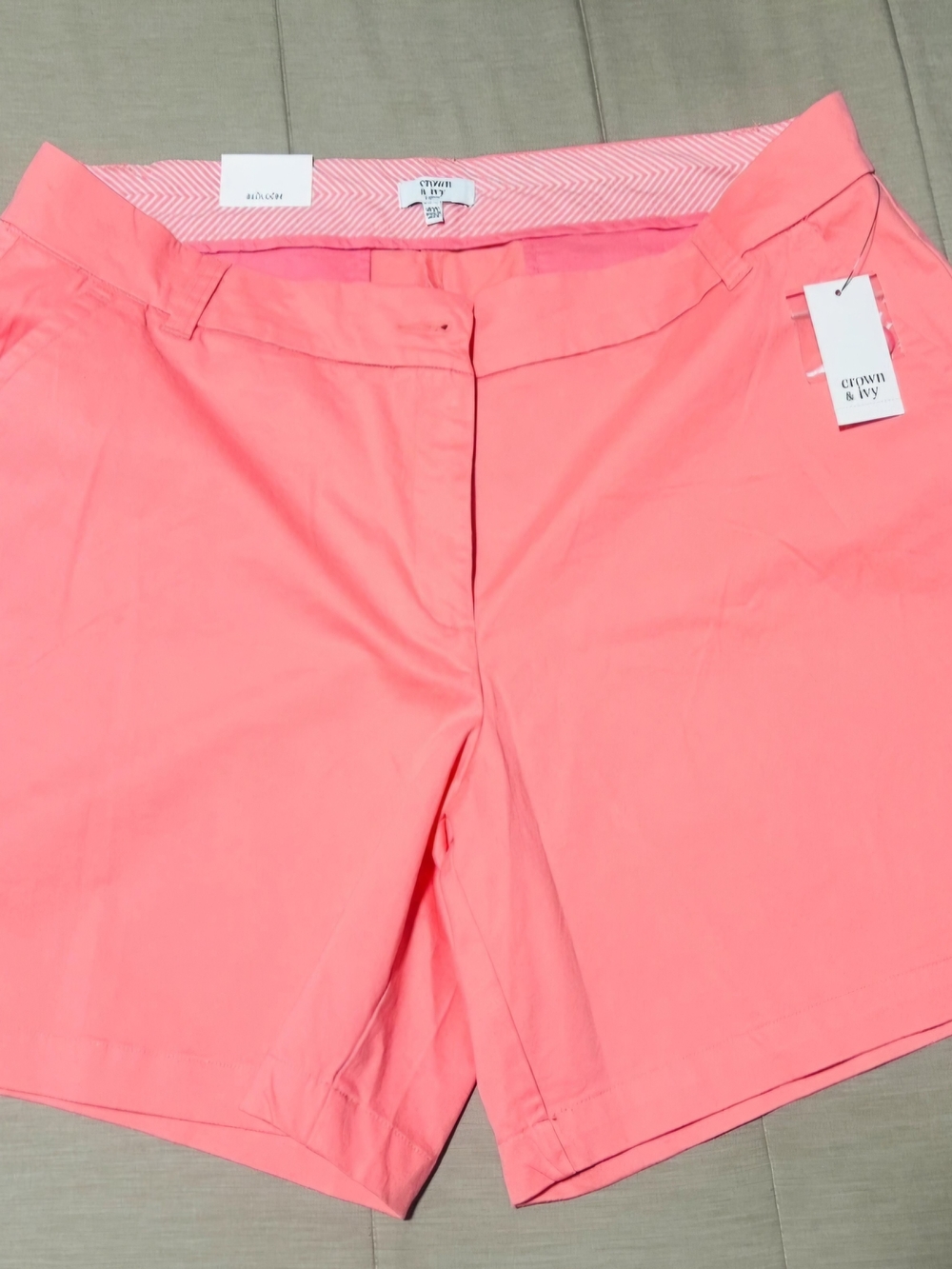 Crown & Ivy Women's Coral Pink Stretch Shorts